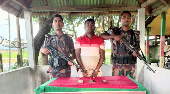 উখিয়ায় আলোচিত ইয়াবা ডন মনির ৬৪ বিজিবির হাতে আটক