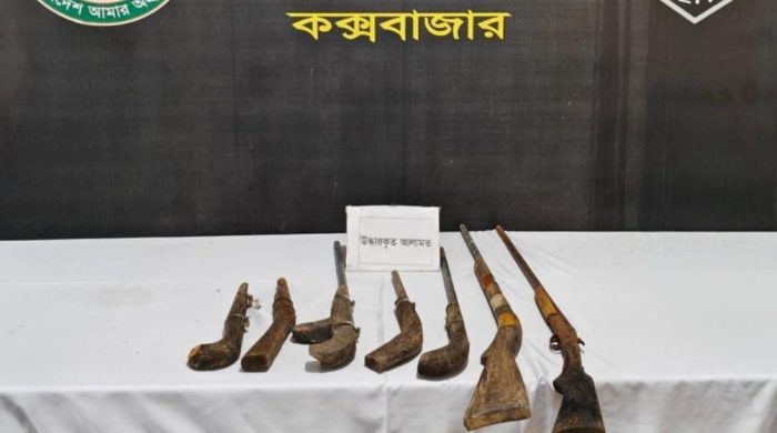 রামুর গর্জনিয়াতে র‌্যাবের অভিযানে ৭টি দেশীয় তৈরী বন্দুক উদ্ধার