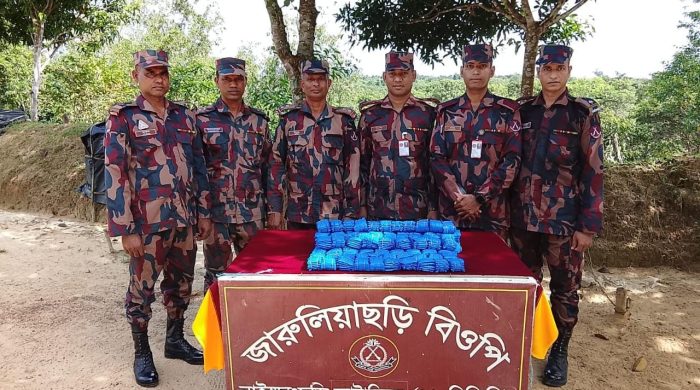 নাইক্ষ্যংছড়িতে ১১ বিজিবির অভিযানে এক লাখ ইয়াবা উদ্ধার